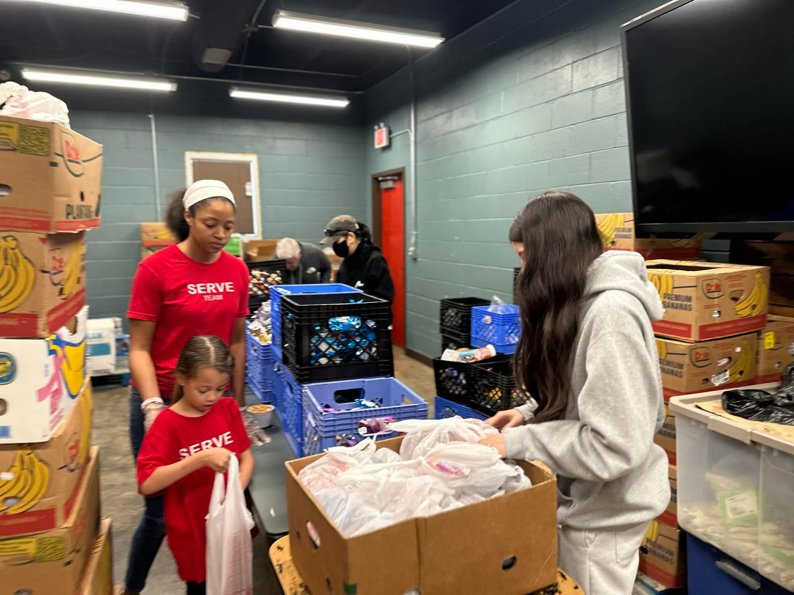 Bayanihan Volunteers at Loaves and Fishes - March 2026 Photo 7